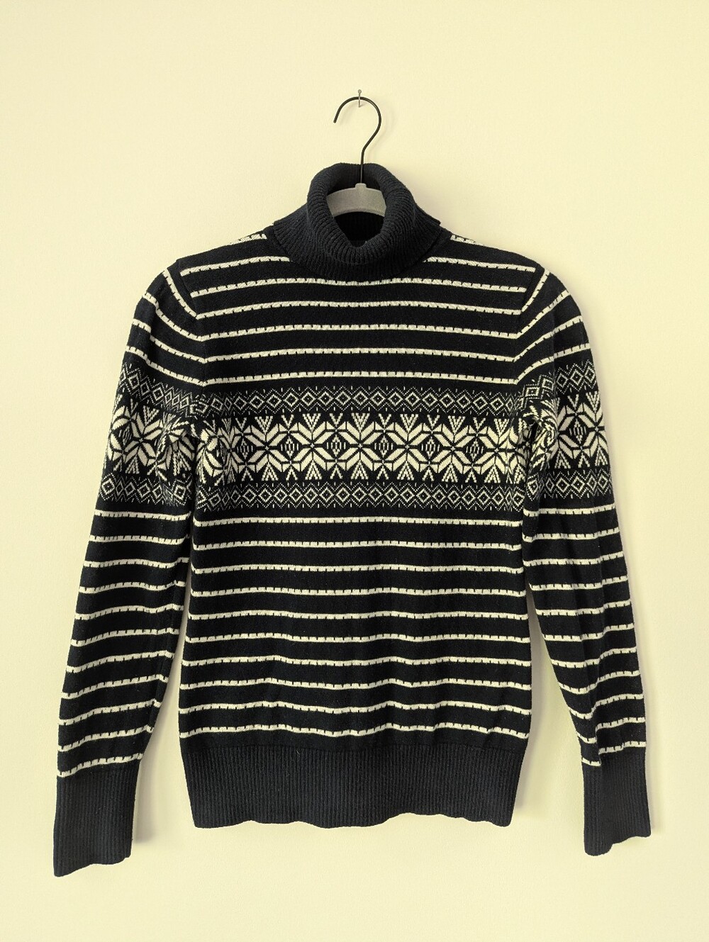L.L. Bean Nordic Fair Isle Cotton Cashmere Navy Turtleneck Sweater - Picture 2 of 9